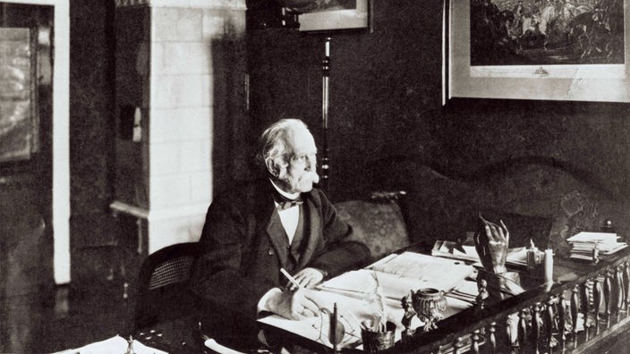 Theodor Fontane am Schreibtisch, ca. 1895