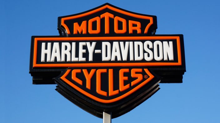 Schild mit Werbung für "Harley-Davidson Motor Cycles"