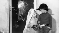 Kinder spielen Hochzeit, 70er