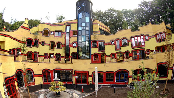 Ronald McDonald Haus in Essen nach dem Architekturentwurf von Friedensreich Hundertwasser