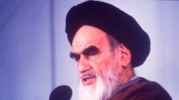 Ayatollah Khomeini, Foto, 1987