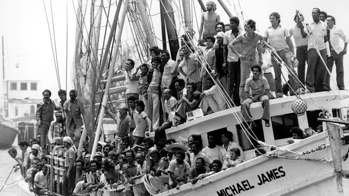 Kubanische Flüchtlinge auf einem überfülltem Fischerboot