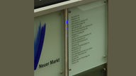 Frankfurter Wertpapierbörse, Tafel mit Namen der am Neuen Markt gehandelten deutschen Firmen