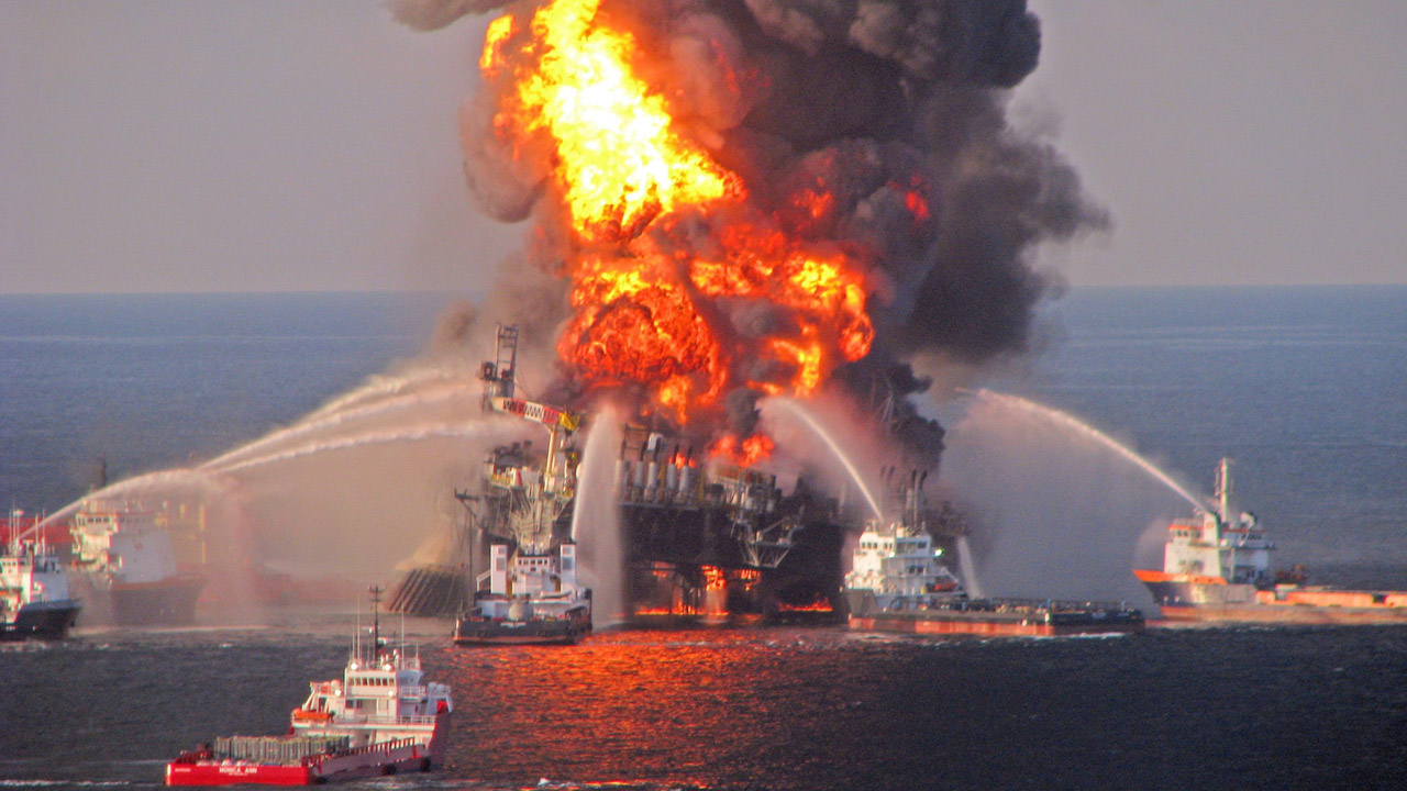 Brennende Ölplattform "Deepwater Horizon" am 21.04.2010