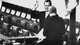 Willy Brandt als Bundeskanzler vereidigt