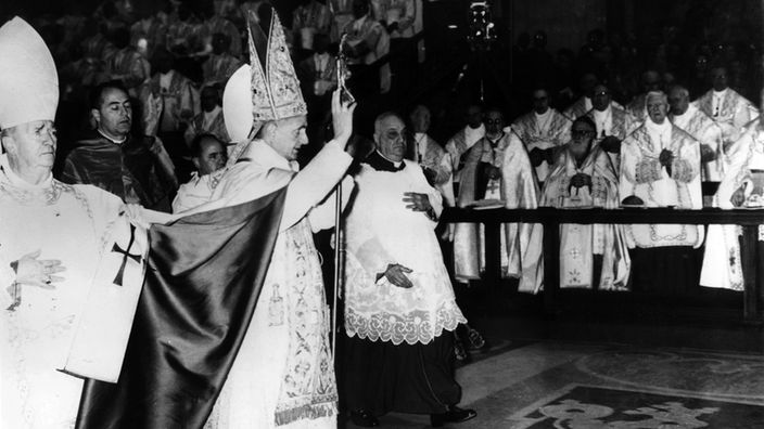 Der Einzug der Bischöfe aus aller Welt beim 2. Vatikanischen Konzil