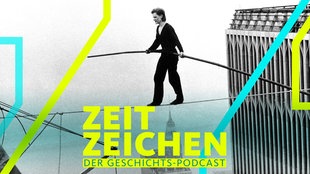 Drahtseilakt von Philippe Petit zwischen den Türmen des World Trade Centers in New York am 07.08.1974