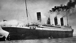 Die Titanic war ein Passagierschiff der britischen Reederei White Star Line. Sie wurde in Belfast auf der Werft von Harland & Wolff gebaut und war bei der Indienststellung am 2. April 1912 das gröste Schiff der Welt.