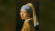 Das Bild "Mädchen mit den Perlenohrringen" zählt zu den berühmtesten Werken des Niederländers Johannes Vermeer.