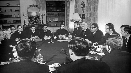 Friedensverhandlungen zwischen Nordvietnam und den USA im Januar 1973 in Frankreich