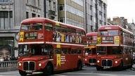 Roter Doppeldeckerbus in London