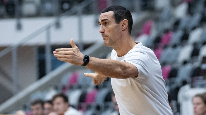 Trainer Roel Moors von den Baskets Bonn.