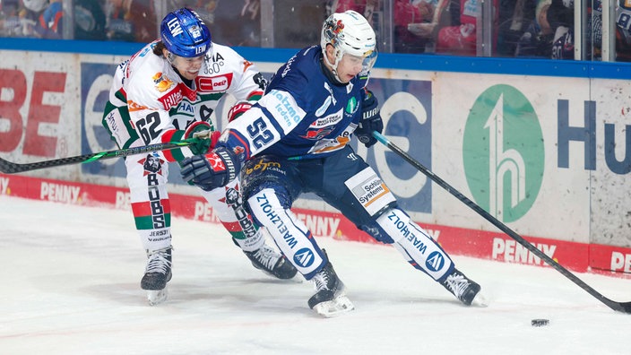 Kampf um den Puck in Iserlohn