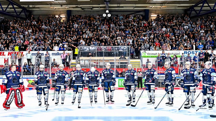 Das neue Team der Iserlohn Roosters bei der Saisoneröffnung.