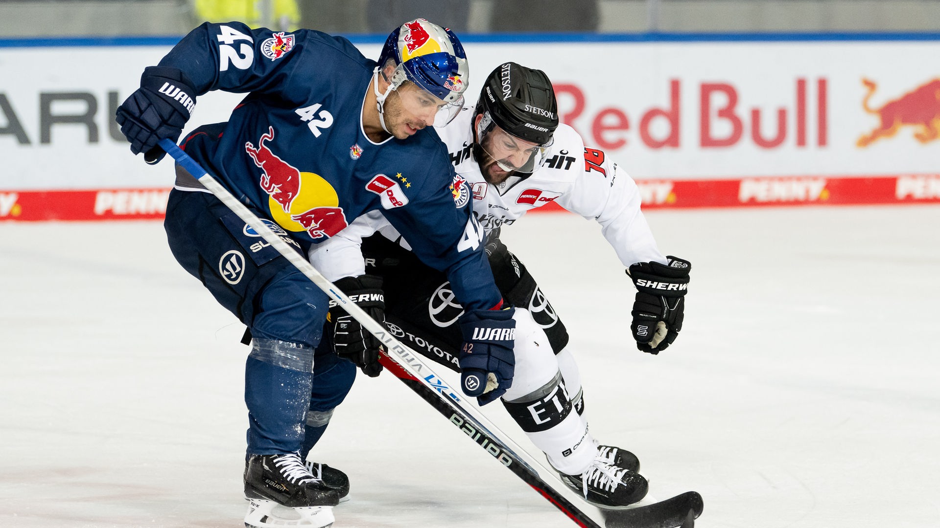Eishockey, DELMünchens Serie hält - KEC verliert Neun-Tore-Spiel - Eishockey - Sport