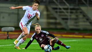 Martyna Wiankowska (l./1. FC Köln) im Duell mit Franziska Mai (1. FC Nürnberg)