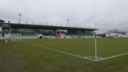 Das Häcker Wiehenstadion des SV Rödinghausen aus der Regionalliga West.