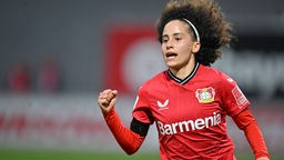 Amira Arfaoui von Bayer Leverkusen jubelt