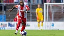 Arnold Budimbu von Fortuna Köln führt den Ball (Archivfoto)