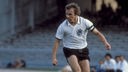 1980: Der damalige Kapitän der deutschen Nationalmannschaft Bernard Dietz
