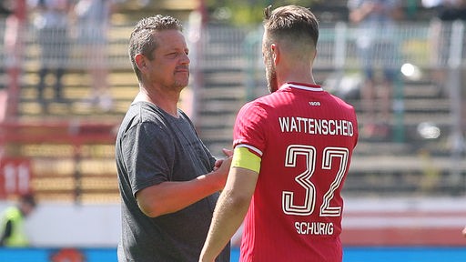 Wattenscheids Trainer Christian Britscho (links) mit Marvin Schurig.