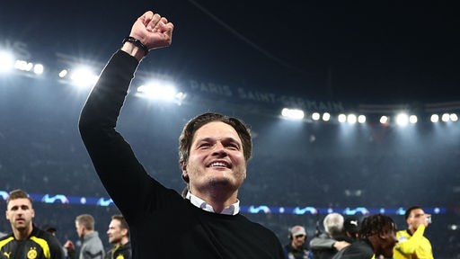 Edin Terzic von Borussia Dortmund bejubelt den Einzug seines Teams ins Finale der Champions League