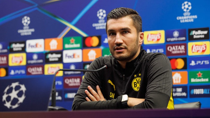 Nuri Sahin, Trainer von Borussia Dortmund, während einer Pressekonferenz