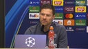 Leverkusen-Trainer Xabi Alonso während einer Pressekonferenz