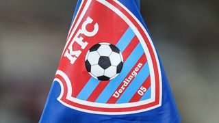 Das Logo des KFC Uerdingen prangt auf einer Eckfahne