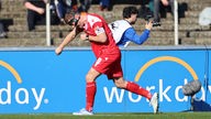 Fabian Klos jubelt über den Bielefelder Treffer