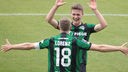 Preußen Münsters Marc Lorenz (vorne) und Jano ter Horst jubeln im Spiel gegen Saarbrücken