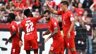 Die Spieler von Rot-Weiss Essen jubeln im Spiel des Niederrheinpokals gegen en Mülheimer FC.