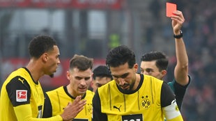 Dortmunds Emre Can sieht Rot im Spiel gegen den 1. FSV Mainz 05