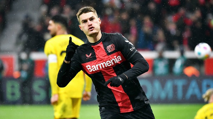 Patrik Schick jubelt über seinen Treffer gegen Borussia Dortmund