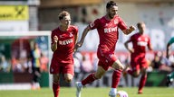 Sargis Adamyan vom 1. FC Köln am Ball