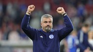 Schalkes Trainer Thomas Reis freut sich