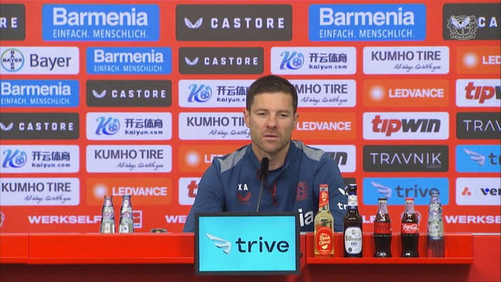 Xabi Alonso auf der Pressekonferenz