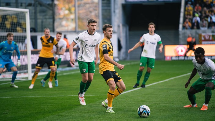 Dynamo Dresden und Preußen Münster lieferten sich eine umkämpfte Partie. 