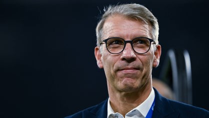 Peter Knäbel, Sportvorstand des Fußball-Bundesligisten Schalke 04, übernimmt weiter die Aufgaben von Ex-Sportdirektor Rouven Schröder.