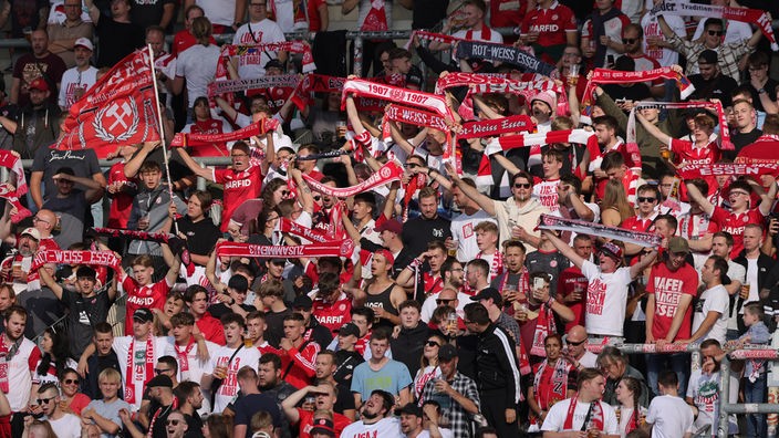 Die Fans von Rot-Weiss Essen warten in der 3. Liga noch auf den ersten Saisonsieg.
