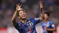 Bochums Takuma Asano jubelt im Trikot von Japans Nationalmannschaft.