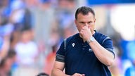 Bielefeld-Trainer Uwe Koschinat blickt konzentriert drein