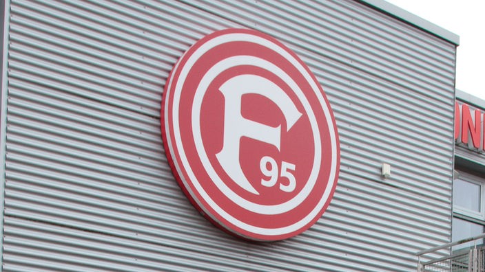 Fortuna Düsseldorf Logo an Geschäftsstelle Toni-Turek-Haus