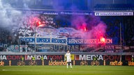 Rostocker Fans zünden Pyrotechnik
