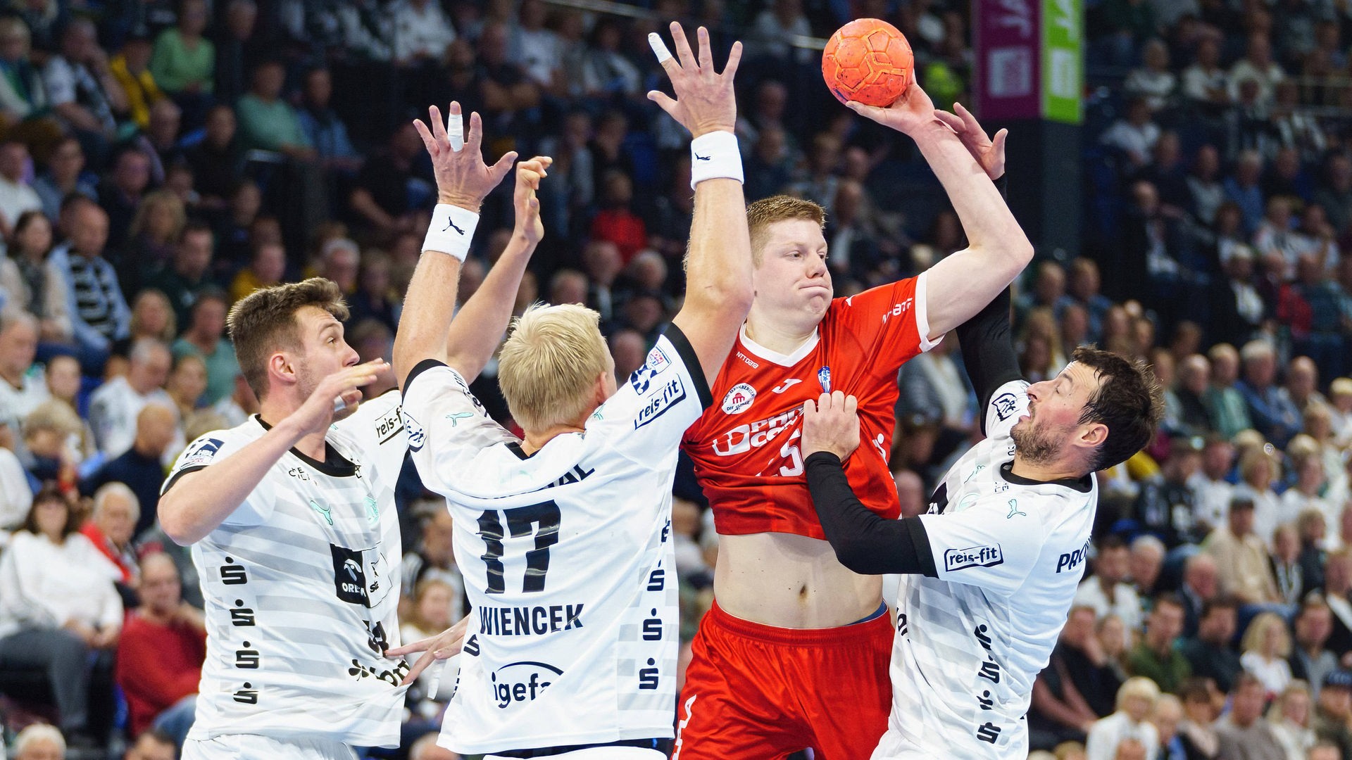 Handball-Bundesliga TBV Lemgo-Lippe verliert bei Meister THW Kiel - Handball - Sport