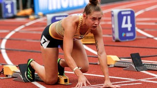 Gina Lückenkemper macht sich für den 100-Meter-Sprint bereit