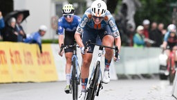 Radsportlerin Franziska Koch vom Team DSM Firmenich PostNL Woman gewinnt den Sprint beim DM-Straßenrennen