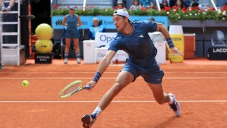 Jan-Lennard Struff im Achtelfinale der Madrid Open gegen Carlos Alcaraz.
