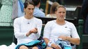 Jule Niemeier (rechts) und Andrea Petkovic in Wimbledon.