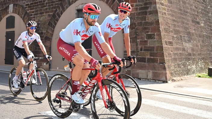 Nils Politt zusammen mit Rick Zabel beim damaligen Team Katusha-Alpecin